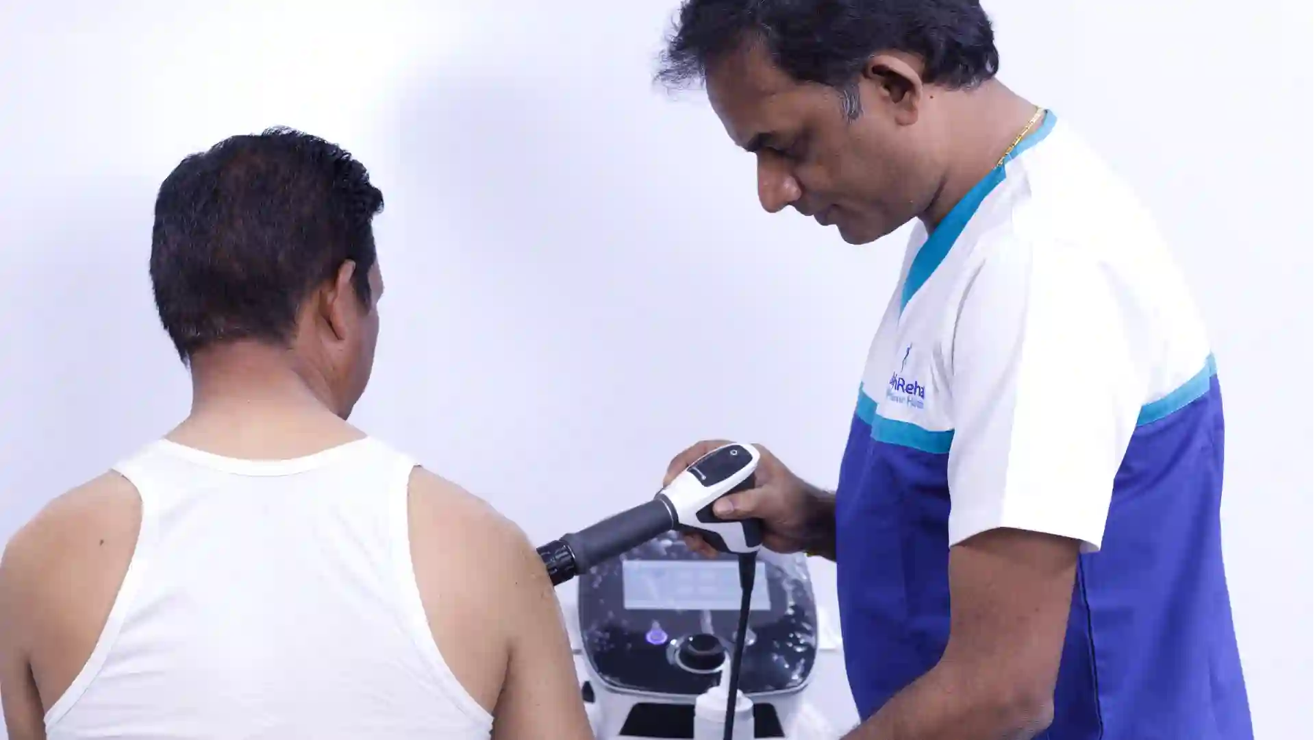 Frozen Shoulder treatment at DakshinRehab physiotherapy clinic in Moosapet, Hyderabad