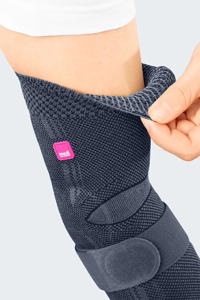 Epicomed tennis elbow brace being adjusted for treatment at DakshinRehab physiotherapy clinic in Moosapet, Hyderabad