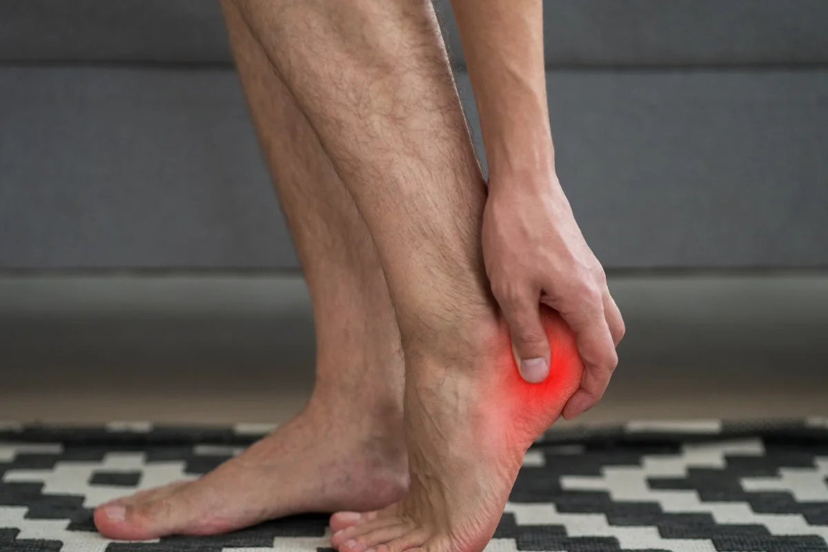 Heel spur treatment with shockwave therapy at DakshinRehab Hyderabad
