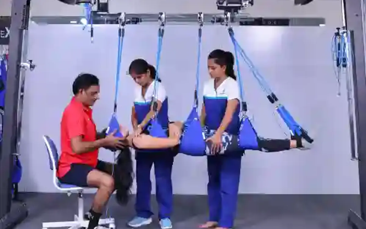 Postural stability and trunk control training at DakshinRehab