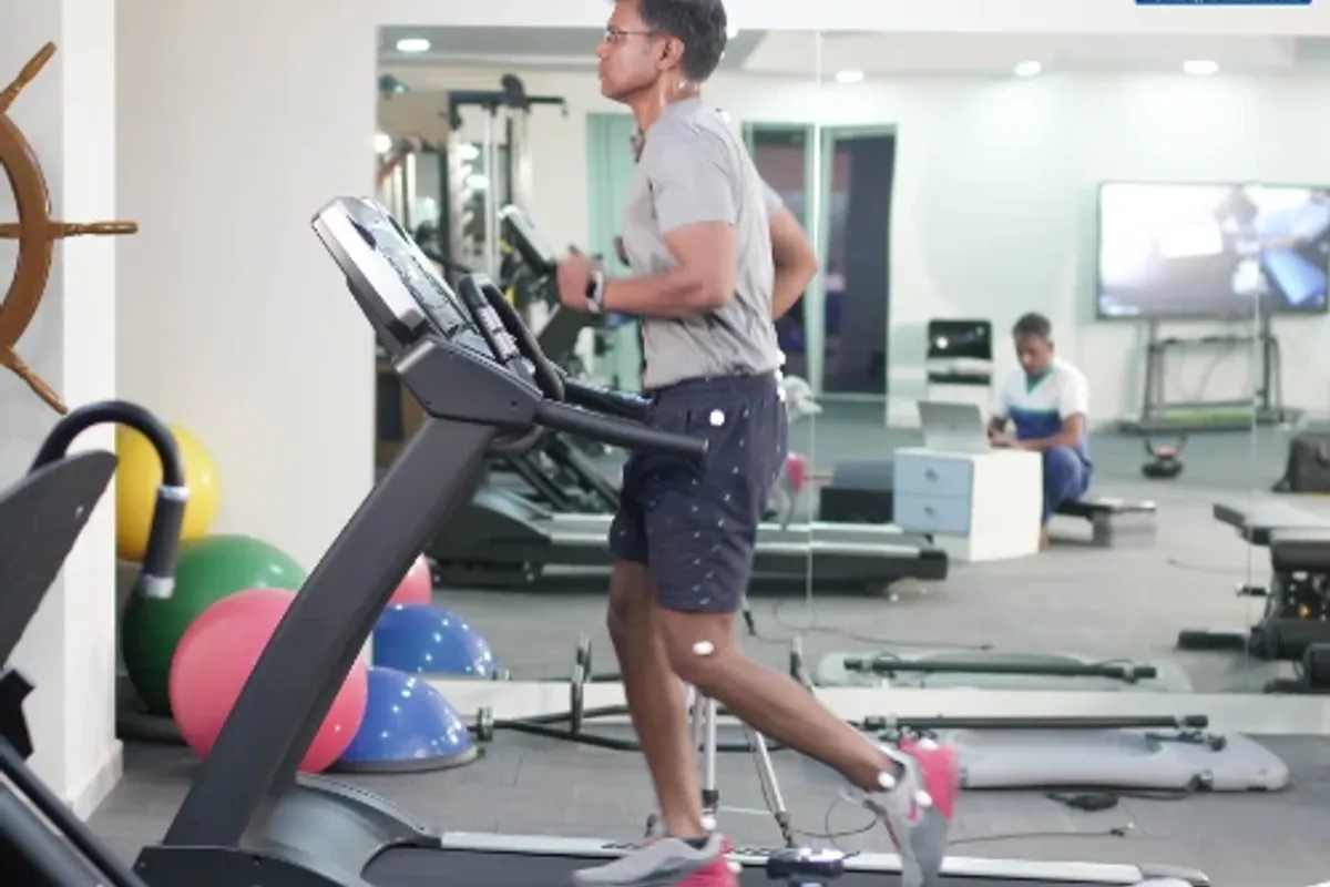 Custom orthotics and gait analysis for posture correction