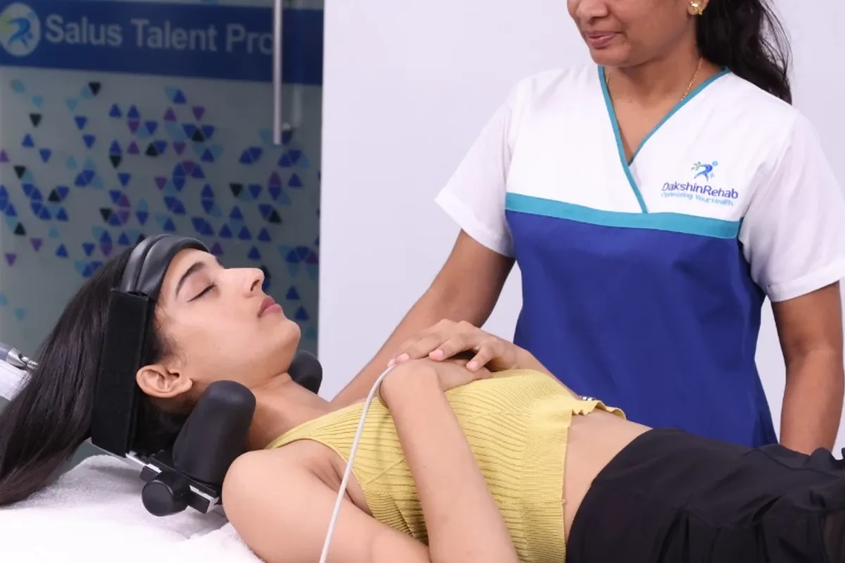 Chattanooga DTS 360 non-surgical spinal decompression for sciatica and radiculopathy at DakshinRehab Moosapet.