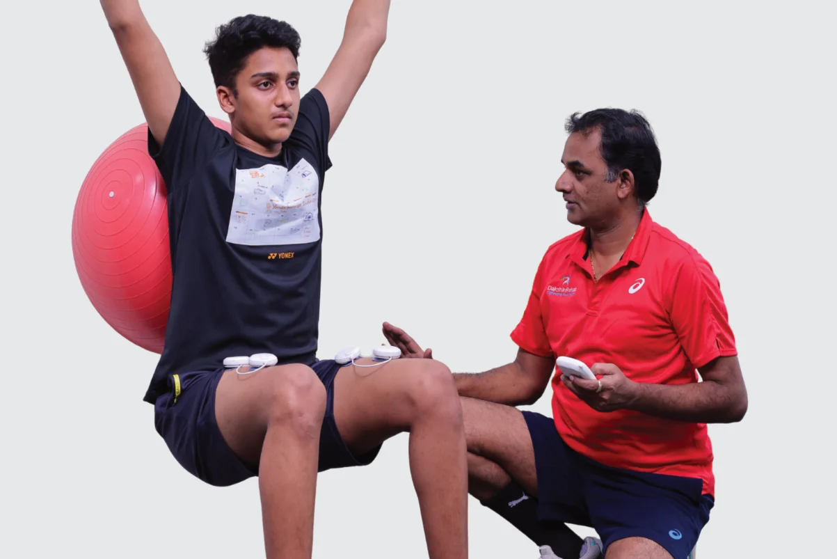 Why the Quad Switches Off After Knee Injury — and How Wireless NMES Helps Restart It