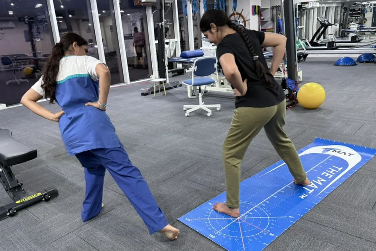 NMES-led quadriceps re-activation during knee rehabilitation at DakshinRehab Moosapet