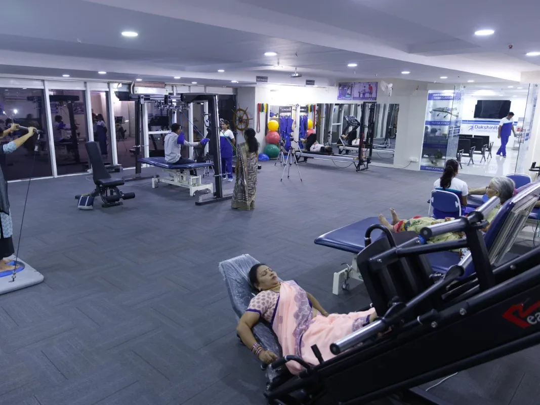 DakshinRehab clinical floor — where international patients receive non-surgical spine rehabilitation in Moosapet, Hyderabad
