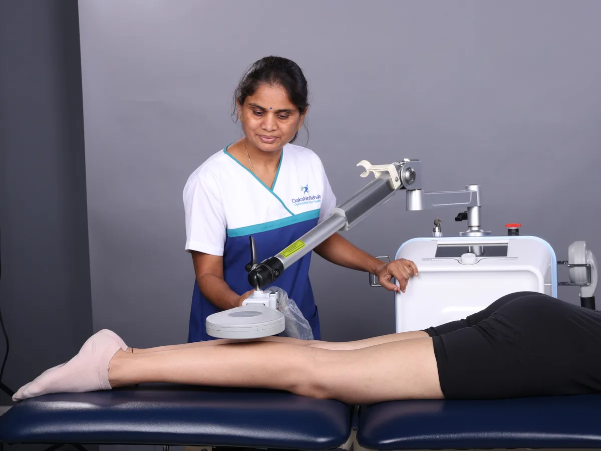 Advanced sports technology used for treating shin splints at DakshinRehab