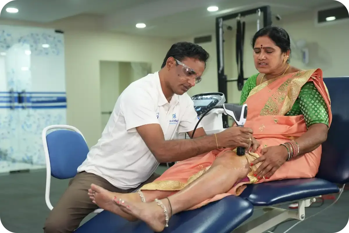 Knee pain — Knee pain while climbing stairs — DakshinRehab Moosapet