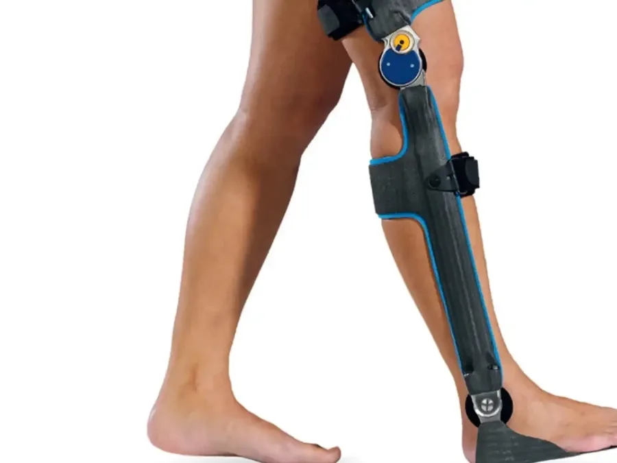 Dynamic ankle-foot orthosis supporting the lower limb for post-stroke gait rehabilitation