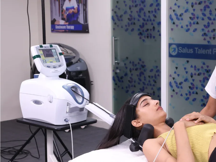 Acute sciatica pain treatment with 3-Tesla EMTT at DakshinRehab