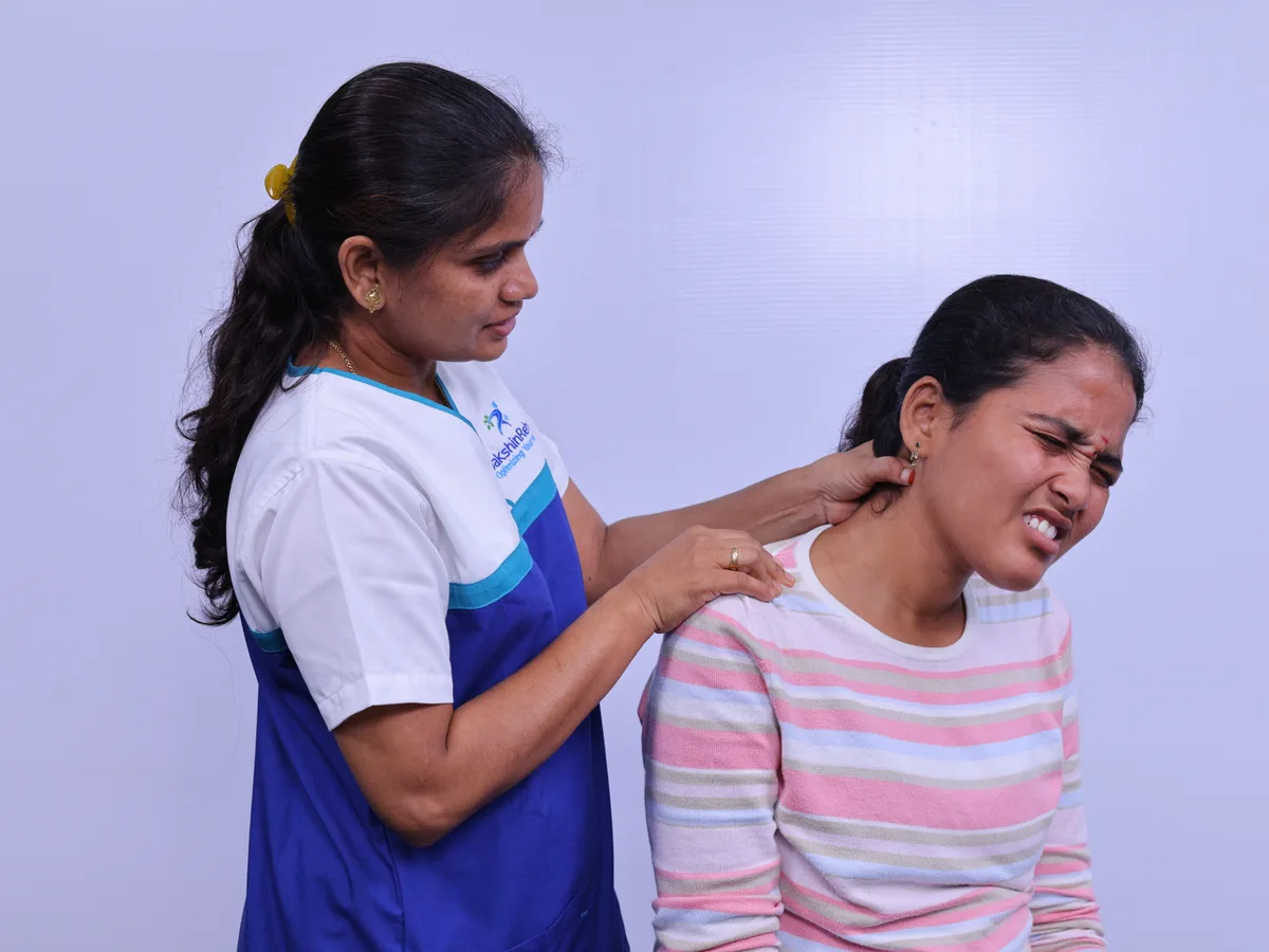 MRI of a lumbar disc bulge with nerve root compression — disc-level reading at DakshinRehab Moosapet