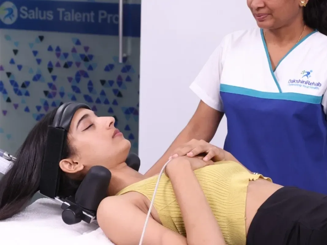 Chattanooga DTS 360 non-surgical spinal decompression for sciatica and radiculopathy at DakshinRehab Moosapet.