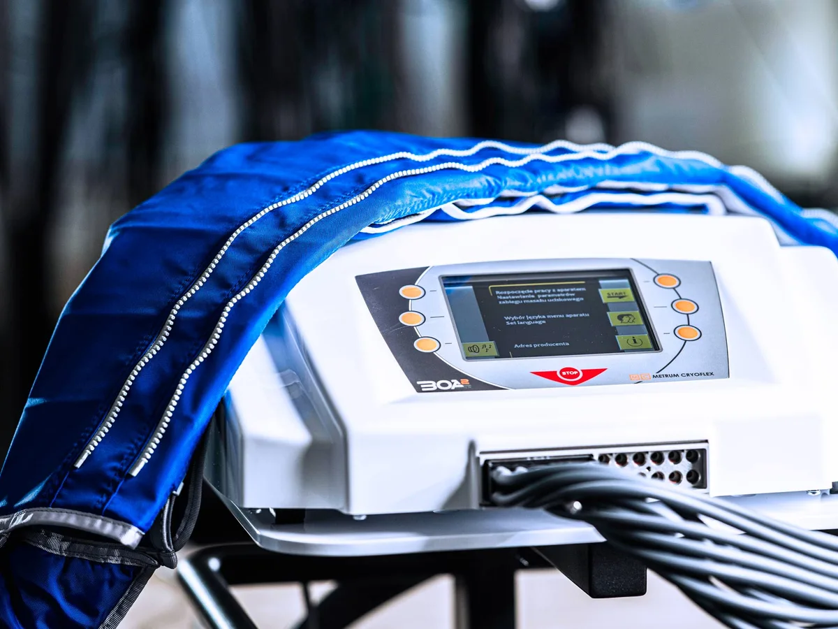 BOA MAX 2 pressotherapy unit by METRUM CRYOFLEX with its blue multi-chamber compression garment and treatment control panel at DakshinRehab Moosapet, Hyderabad