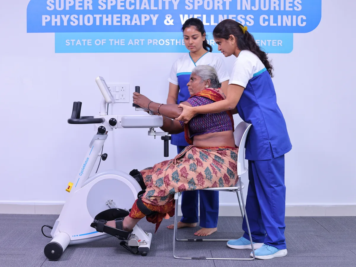 Cyclomotus robotic trainer showing gait pattern guidance